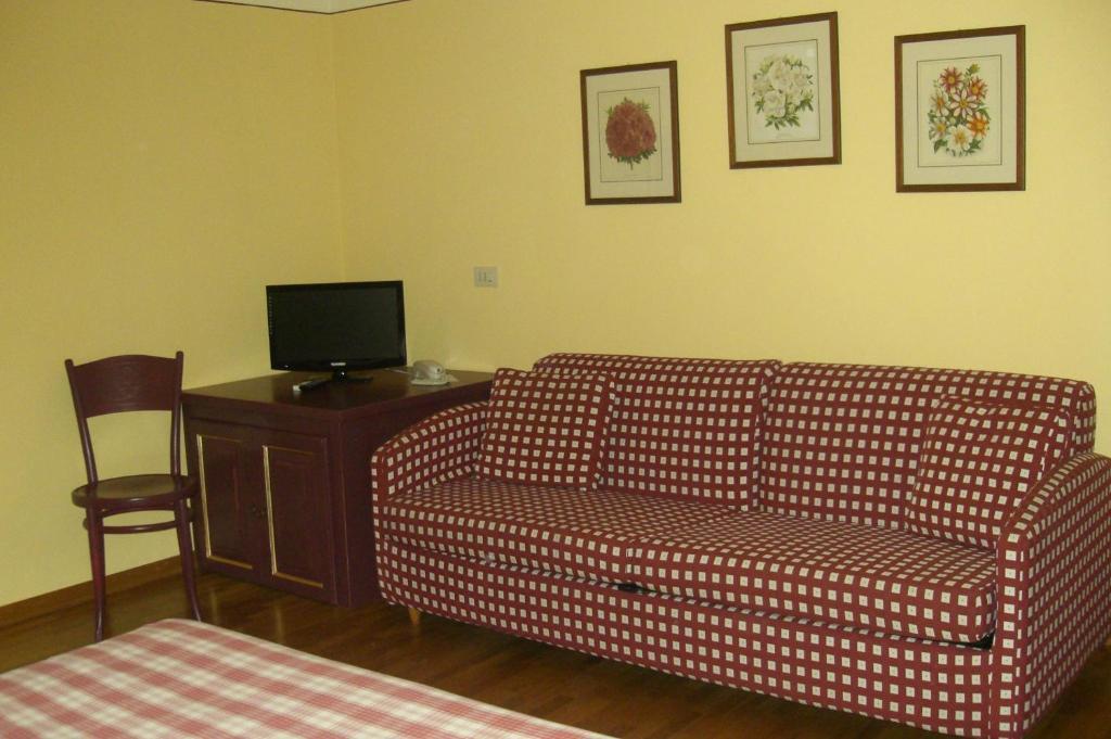Hotel Alpino Barga Exterior foto